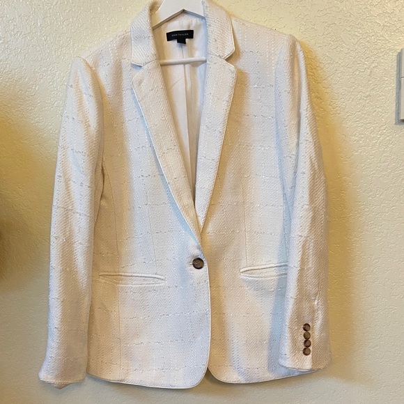 Ann Taylor Jackets & Blazers - Ann Taylor Cream Blazer